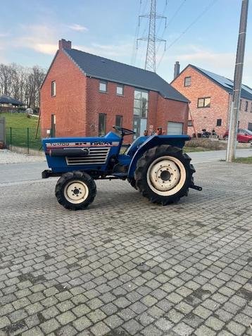 ***oersterke Iseki tu1700 19pk 3cil 4x4 trekhaak hydrolic*** beschikbaar voor biedingen