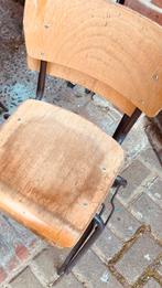 Vintage houten schoolstoelen en stapelstoelen, Ophalen