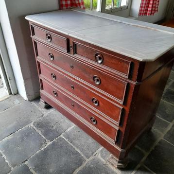 Commode te koop beschikbaar voor biedingen