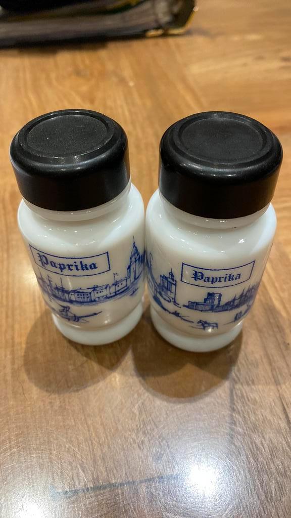 Kruidenpotjes in melkglas vintage stijl Delft Blauw OPAAL gl, Antiek en Kunst, Antiek | Keukengerei, Ophalen