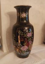 Zwarte Japanse handgeschilderde vaas, Antiek en Kunst, Ophalen