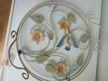 plateau en verre avec motifs en métal beschikbaar voor biedingen