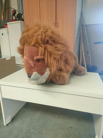 Knuffel leeuw beschikbaar voor biedingen