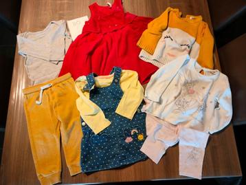 Pakket babykleding maat 80 meisje  beschikbaar voor biedingen