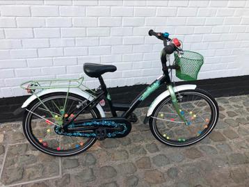 Meisjesfiets beschikbaar voor biedingen
