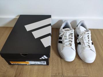 Adidas Grand Court 2.0 maat 43 1/3 beschikbaar voor biedingen