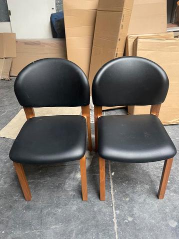 2 Chaises design scandinave beschikbaar voor biedingen