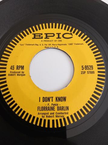 FLORRAINE DARLIN. I DON'T KNOW. POPCORN OLDIES USA 45T, Enlèvement ou Envoi, Comme neuf