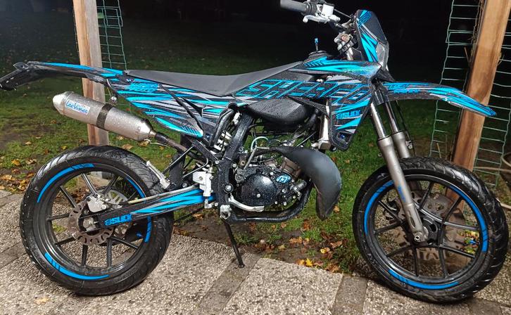 Sherco SM-R 50 Slick design 2023 (Uniek), Fietsen en Brommers, Brommers | Crossbrommers, Zo goed als nieuw, Overige merken, Ophalen