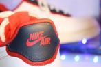 Nike air wit met rode binnenkant maat 40, Kleding | Dames, Sneakers, Ophalen of Verzenden, Nike air, Wit