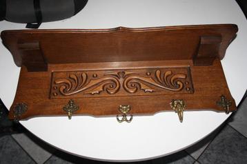 antieke wandkapstok in eikenhout  beschikbaar voor biedingen