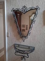 Miroir orné, Enlèvement