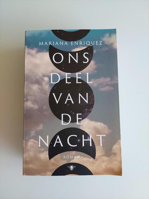 Ons deel van de nacht - Mariana Enriquez, Livres, Romans, Comme neuf, Enlèvement ou Envoi