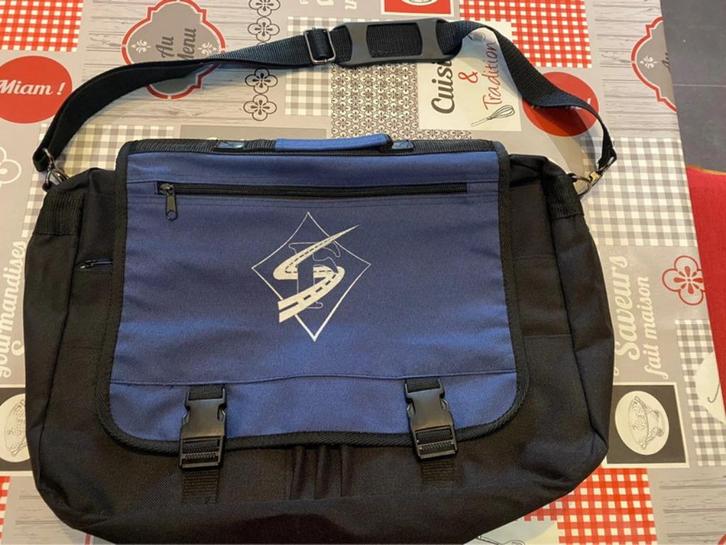 Zwart-blauwe boekentas met talrijke vakken en zakken, Handtassen en Accessoires, Tassen | Schooltassen, Nieuw, Aktetas of Boekentas