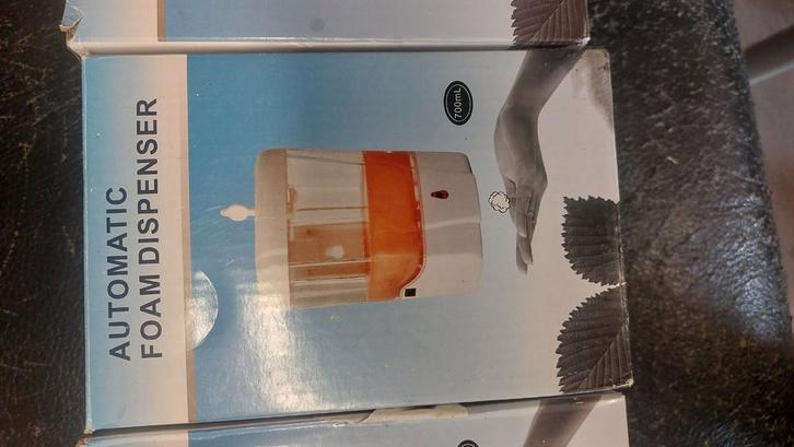 4 Automatische zeepdispensers, nog gloednieuw in verpakking, Huis en Inrichting, Badkamer | Badtextiel en Accessoires, Nieuw, Ophalen