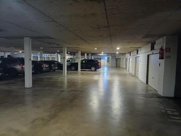 Grote garage rue de Genève in Schaarbeek beschikbaar voor biedingen