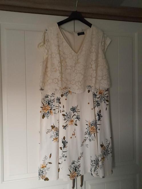Vintage crémekleurige zomerjurk met een bloemenprint maat 48, Kleding | Dames, Jurken, Zo goed als nieuw, Maat 46/48 (XL) of groter