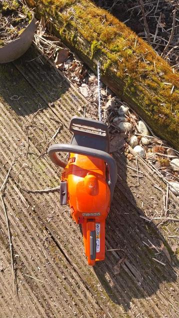 Husqvarna 440 in goede staat beschikbaar voor biedingen