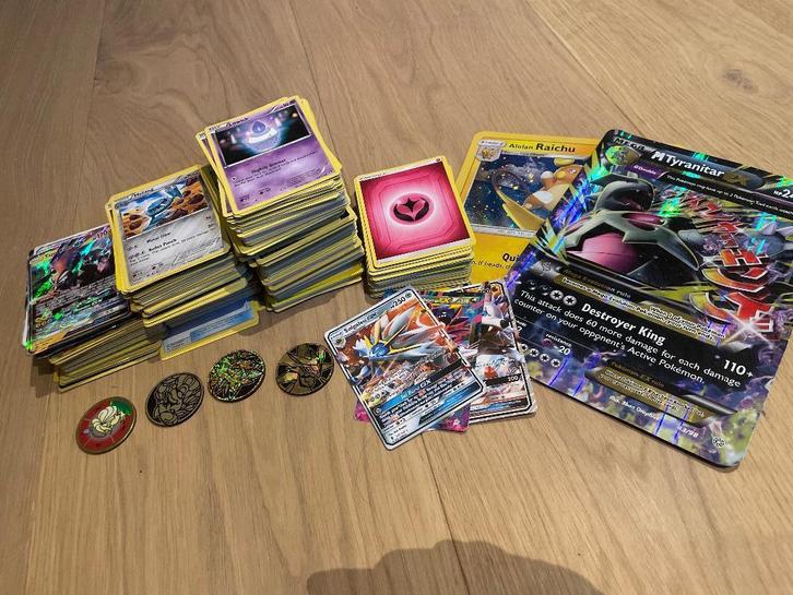 Pokémon kaarten en munten, Hobby en Vrije tijd, Verzamelkaartspellen | Pokémon, Meerdere kaarten, Ophalen