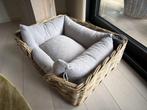 Lit pour chien en osier 76 x 60 cm, Animaux & Accessoires, Enlèvement, Comme neuf, Roseau