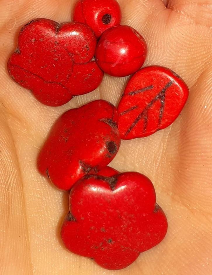 lot kralen 26 rode howliet mix, Hobby en Vrije tijd, Kralen en Sieraden maken, Nieuw, Kraal, Verzenden