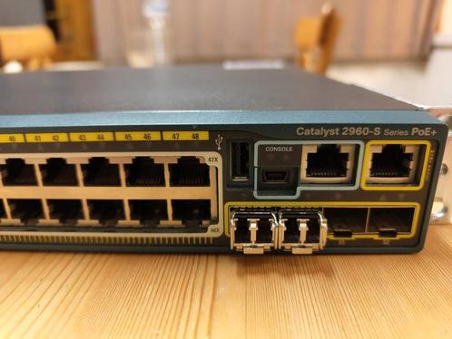 Cisco Catalyst 2960-S PoE+ switch met SFP modules, Informatique & Logiciels, Commutateurs réseau, Comme neuf, Enlèvement ou Envoi