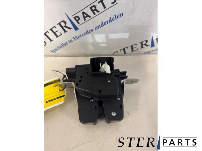 Slotmechaniek Achterklep van een Mercedes Vito, Auto-onderdelen, Carrosserie, Mercedes-Benz, Gebruikt, 3 maanden garantie, Ophalen of Verzenden