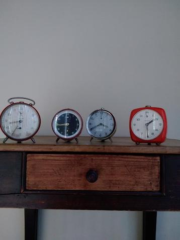 Ensemble de réveils vintage. 4 pièces. 2xP, 1x Junghans, Envoi