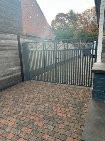 Poort dubbele vleugel beschikbaar voor biedingen