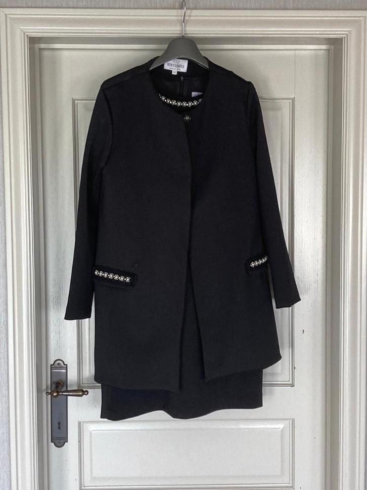 Mooie jurk met jas VERY SIMPLE, large. Perfecte staat, Kleding | Dames, Jurken, Zo goed als nieuw, Maat 42/44 (L), Zwart, Boven de knie