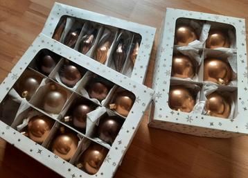 Lot vintage kerstballen beschikbaar voor biedingen
