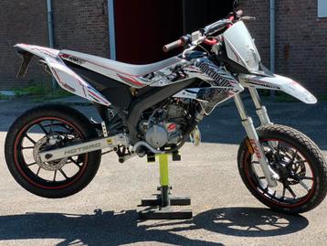GEVRAAGD: Project / schade  Derbi senda xtreme, drd etc  beschikbaar voor biedingen