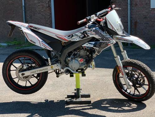 GEVRAAGD: Project / schade  Derbi senda xtreme, drd etc, Fietsen en Brommers, Brommers | Overige merken, Ophalen of Verzenden
