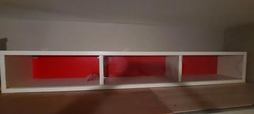 IKEA wandkast met glazen schuifdeuren – wit/rood, Ophalen of Verzenden, Zo goed als nieuw