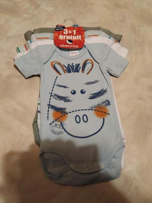 splinternieuw set van 4 body's voor 6 maand mooi cadeau, Kinderen en Baby's, Babykleding | Maat 68, Nieuw, Setje, Ophalen of Verzenden