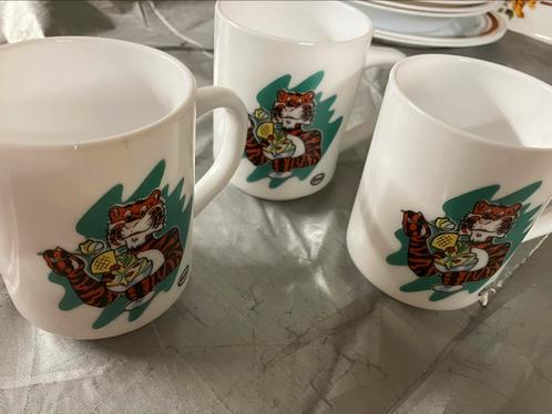 10 vintage mokken Esso ongebruikt 1,5€/stuk, Huis en Inrichting, Keuken | Servies, Nieuw, Kop(pen) en/of Schotel(s), Overige stijlen