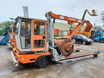 PACKMAT PK451containeraandruk afval arm compactor waste beschikbaar voor biedingen