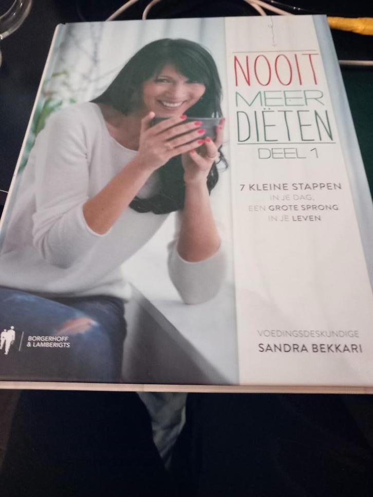 Sandra Bekkari - Nooit meer diëten, Boeken, Kookboeken, Zo goed als nieuw, Ophalen of Verzenden