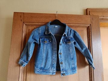 Jeansvest Maatje 104 beschikbaar voor biedingen