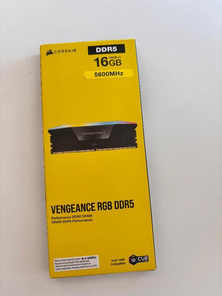 DDR5 16 Go - CORSAIR CMH16GX5M1B5600C40 - 1 x 16 Go - 5600, Informatique & Logiciels, Mémoire RAM, Neuf, Desktop, 16 GB, DDR5