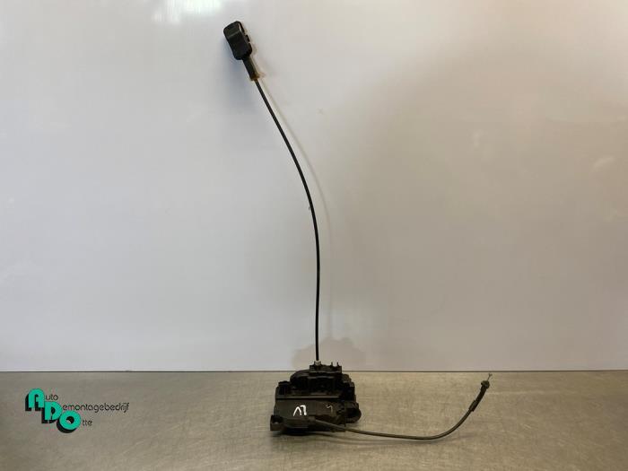 Serrure portière mécanique 4portes avant gauche d'un Renau, Renault, -, 3 mois de garantie, Utilisé