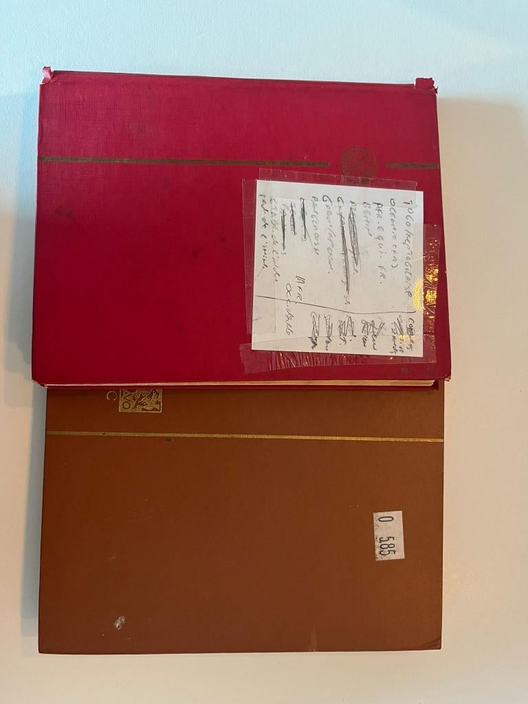 2 boekjes wereld en Zwitserland, Timbres & Monnaies, Timbres | Albums complets & Collections, Enlèvement ou Envoi