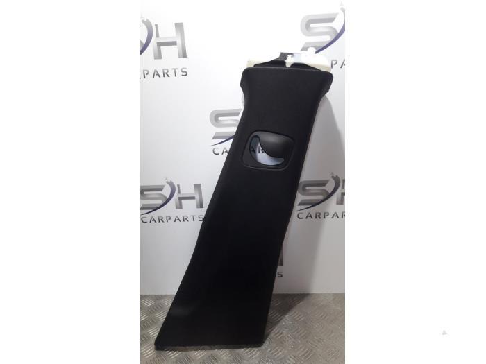 Stijlbekleding midden-rechts van een Mercedes CLA, Auto-onderdelen, Interieur en Bekleding, Mercedes-Benz, Gebruikt, 3 maanden garantie