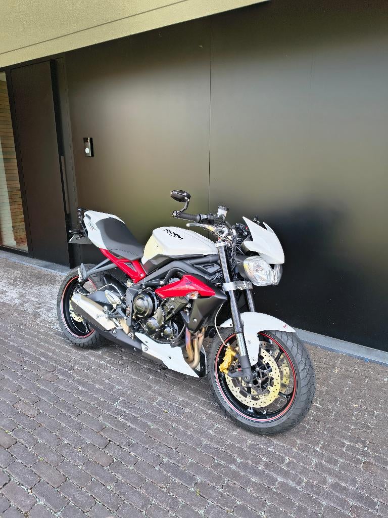Triumph Street Triple 675 R (2016), 675 cc, Motorrijbewijs A, Gebruikt, 3 cilinders