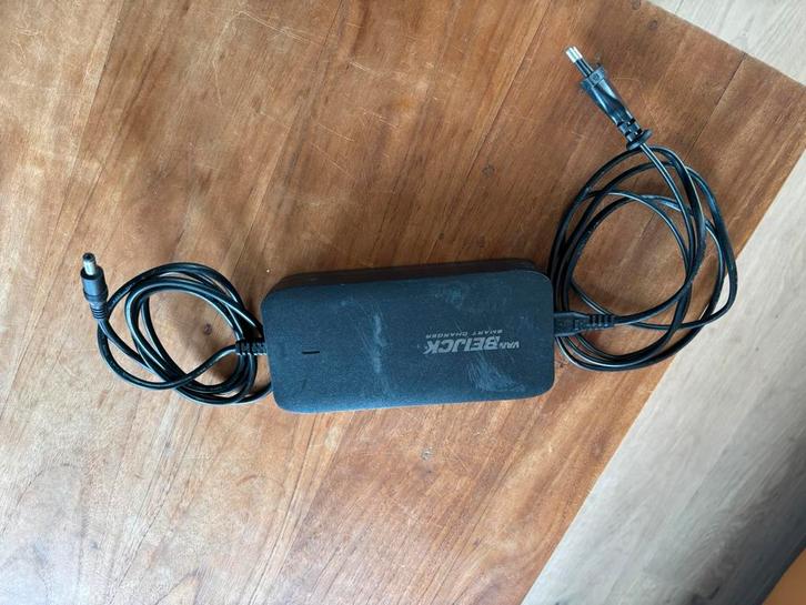 Qwic lader in perfecte staat - performance 42V, Fietsen en Brommers, Fietsaccessoires | Fietsaccu's, Zo goed als nieuw, Ophalen