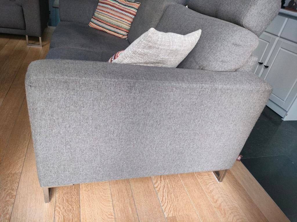 2 x drie-zit in taupekleur (stof)., Huis en Inrichting, Zetels | Zetels, Ophalen, Gebruikt, 150 tot 200 cm, Driepersoons