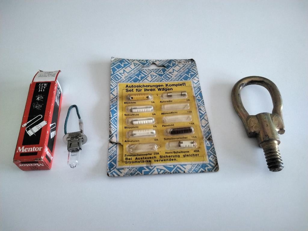 Lot anciens accessoires voitures /ampoule/fusibles/attache, Enlèvement ou Envoi, Neuf
