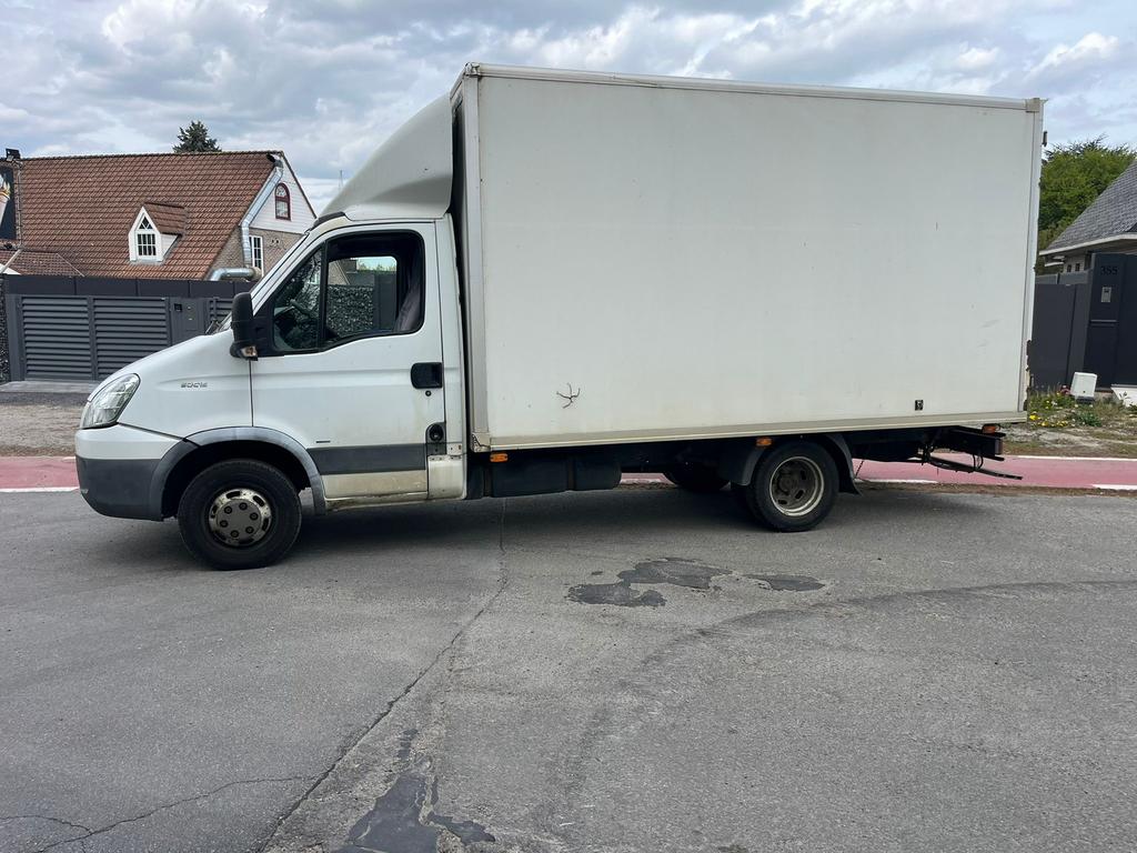 Iveco, Daily 30d 2008 268000km avec Caisse, Autos, Camionnettes & Utilitaires, Achat, 110 kW, Noir, Diesel