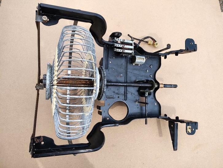 Mechaniek/ Basis/ Carrousel Rock- Ola 414 (1964) jukebox, Collections, Machines | Jukebox, Envoi