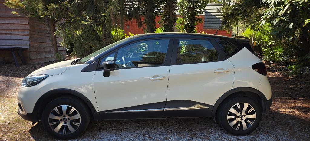 RENAULT CAPTUR SERIE ZEN 0.9L 90CV DISTRIBUTION OK TOIT NOIR, Achat, Euro 6, Boîte manuelle, Entretenue par le concessionnaire